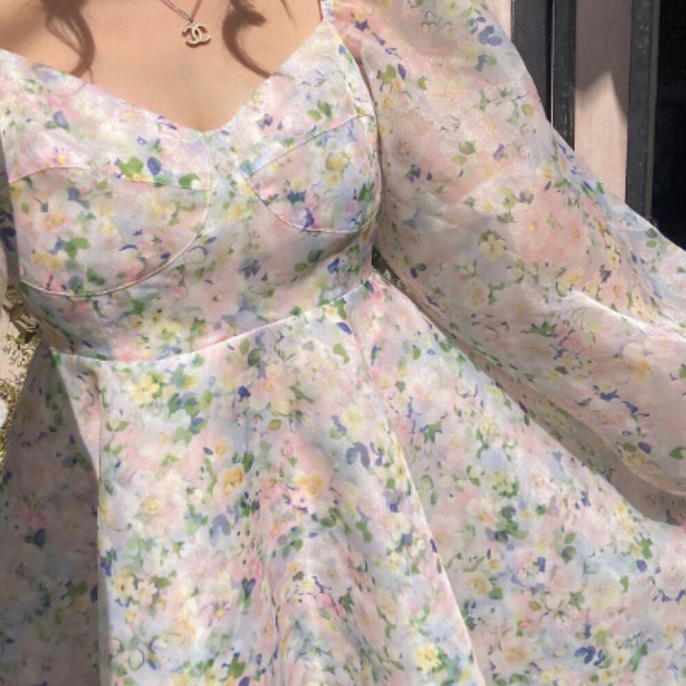 Selkie Floral Print Puff Sleeve | Size L.